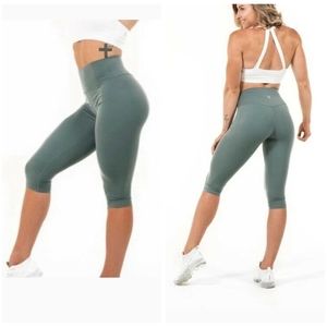 Buffbunny crop leggings